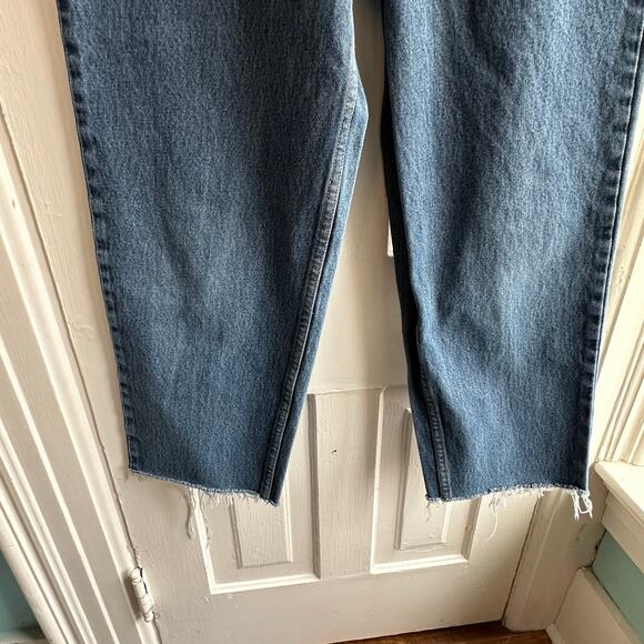 Levi’s Vintage 560 High Rise Straight Leg Raw Hem Jeans - Picture 6 of 10